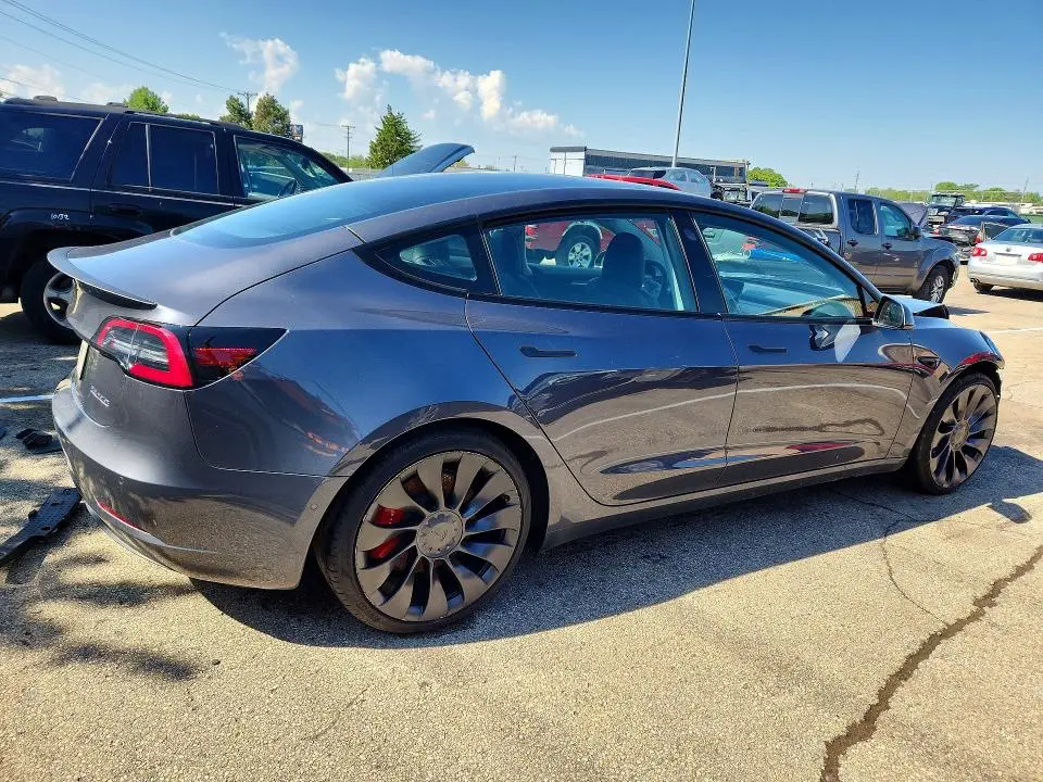 2022 TESLA MODEL 3   
