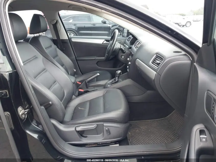 2013 VOLKSWAGEN JETTA 2.5L SE