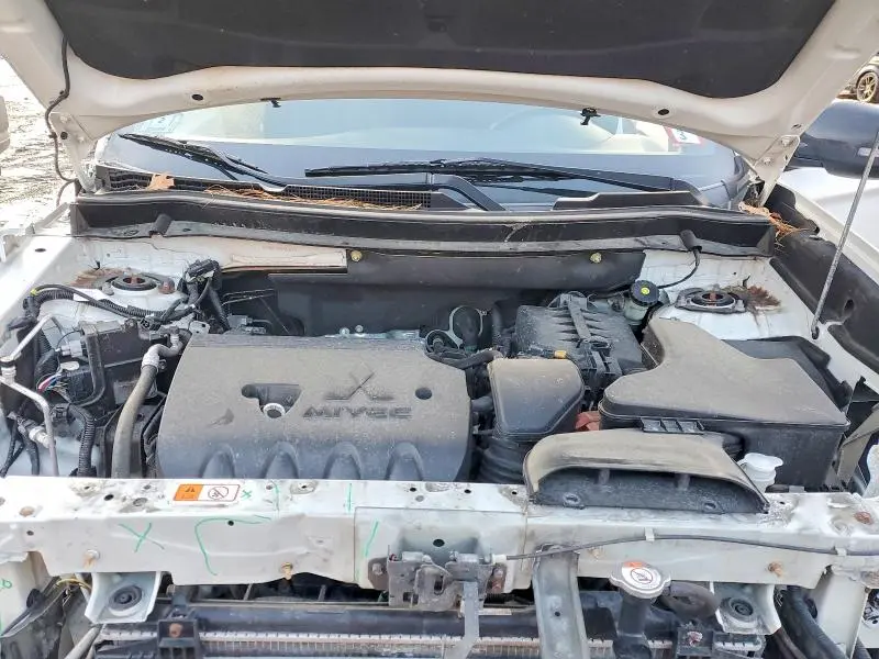 2018 MITSUBISHI OUTLANDER SE  