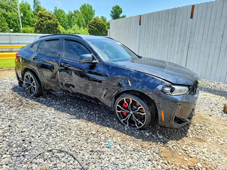 2025 BMW X4 M  