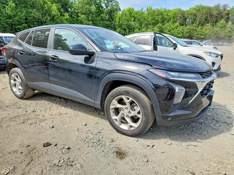 2024 CHEVROLET TRAX LS  