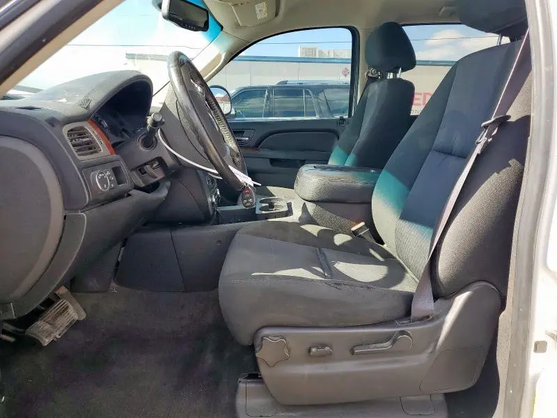 2013 GMC YUKON SLE  