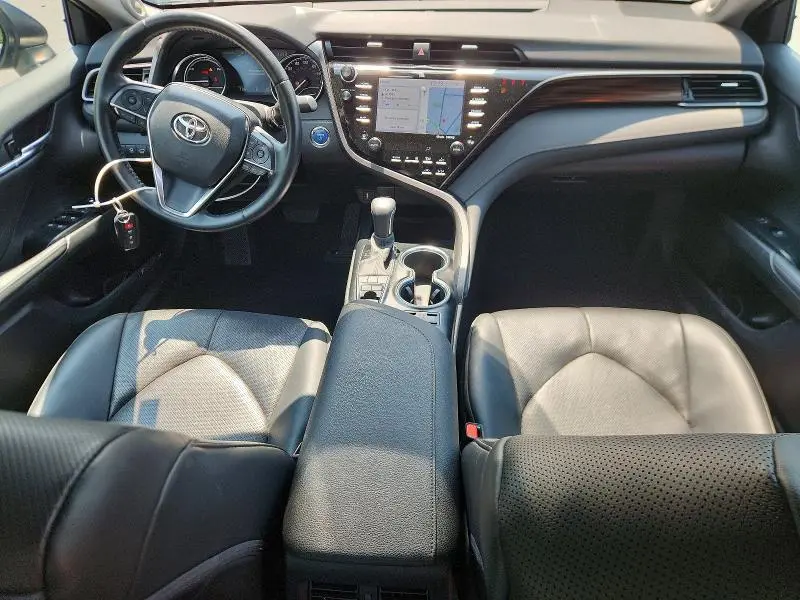 2020 TOYOTA CAMRY XLE  