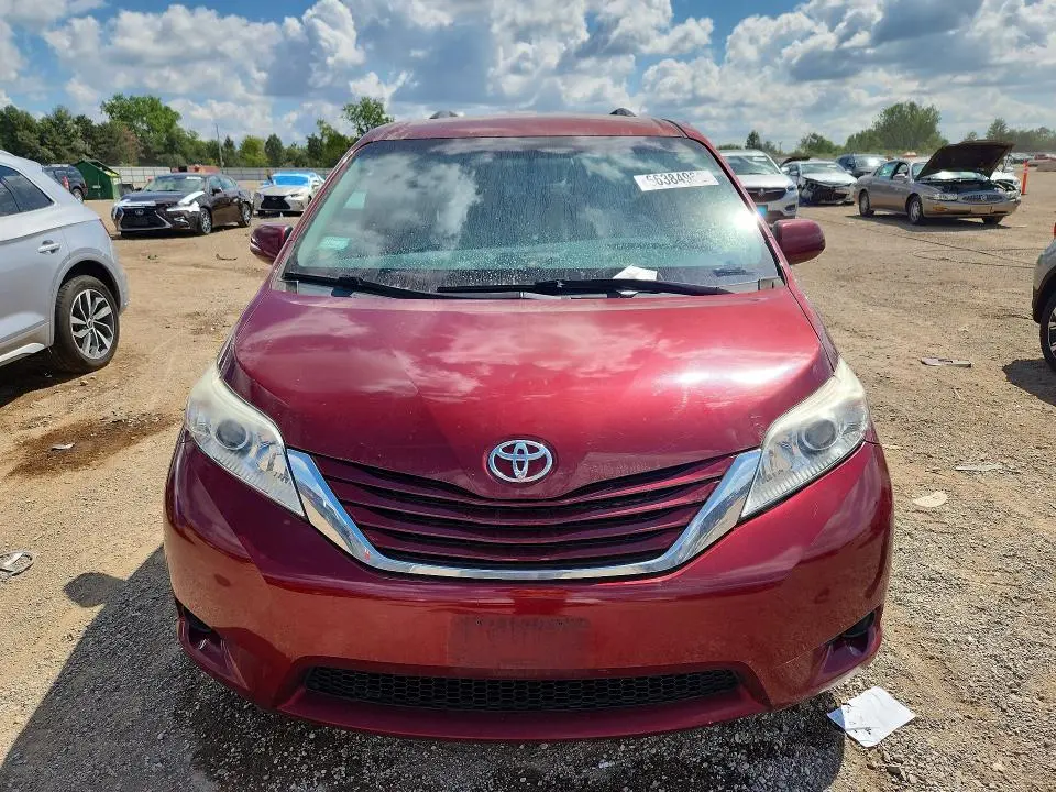 2015 TOYOTA SIENNA LE  