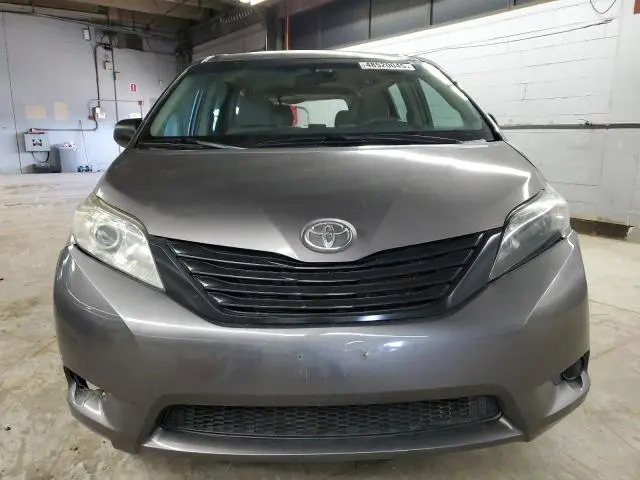 2013 TOYOTA SIENNA   