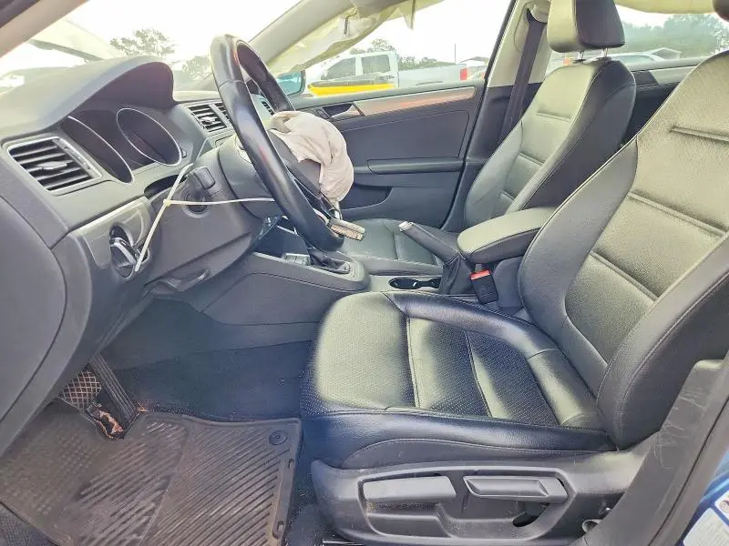 2017 VOLKSWAGEN JETTA SE  