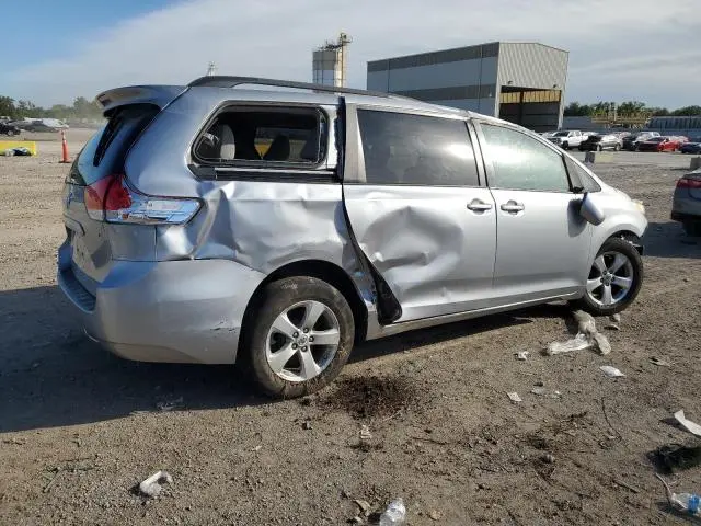 2012 TOYOTA SIENNA LE  