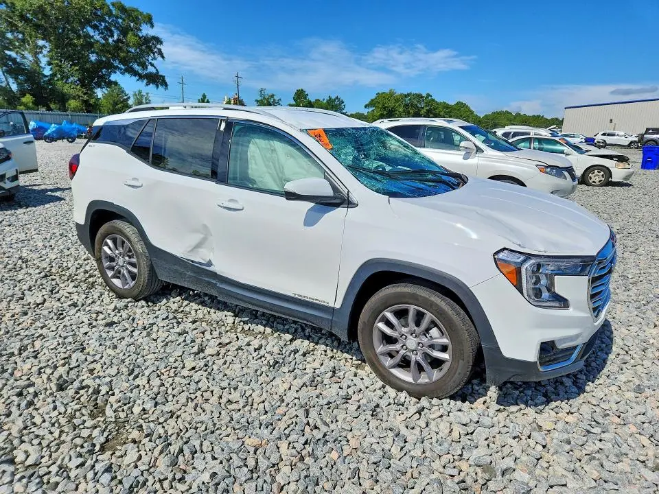 2024 GMC TERRAIN SLT  