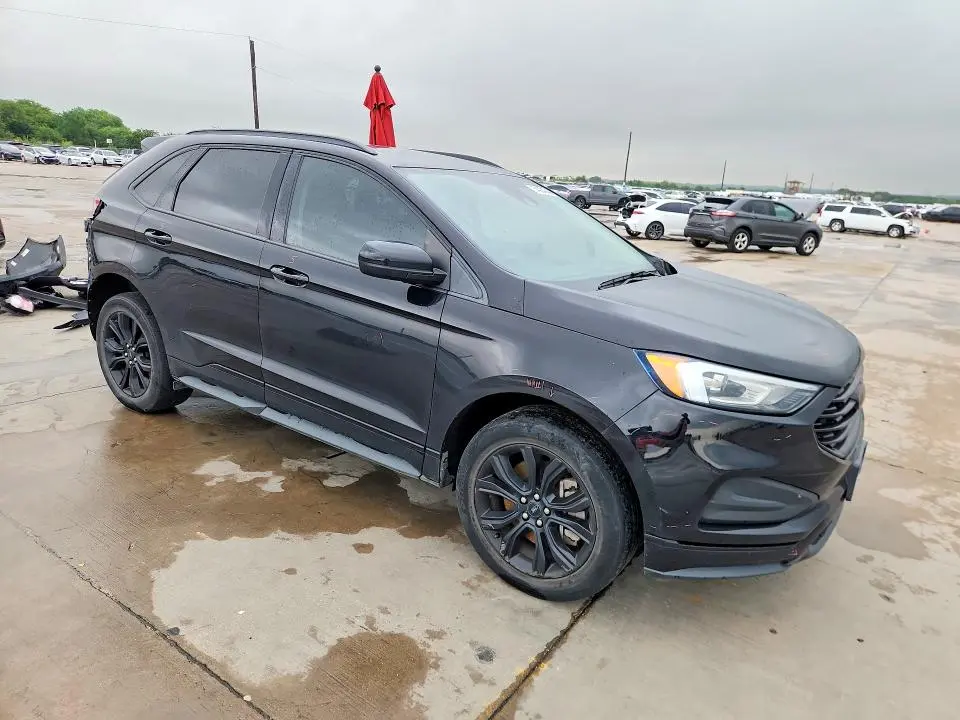 2022 FORD EDGE SE  