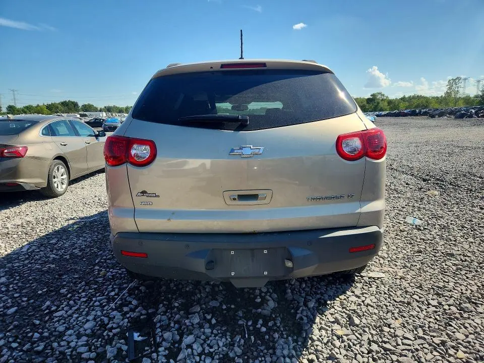 2011 CHEVROLET TRAVERSE LT  