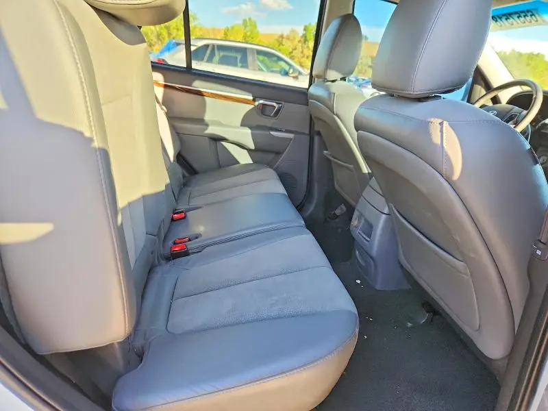 2012 HYUNDAI SANTA FE SE  