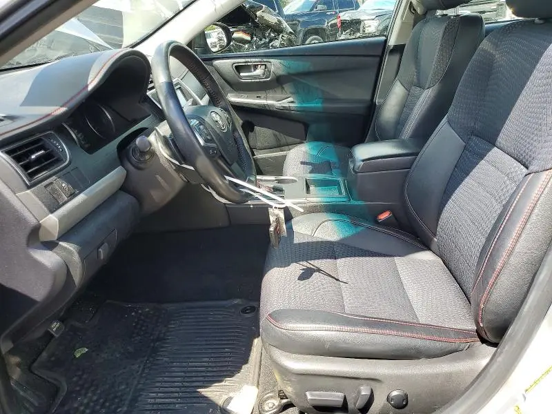 2015 TOYOTA CAMRY SE  
