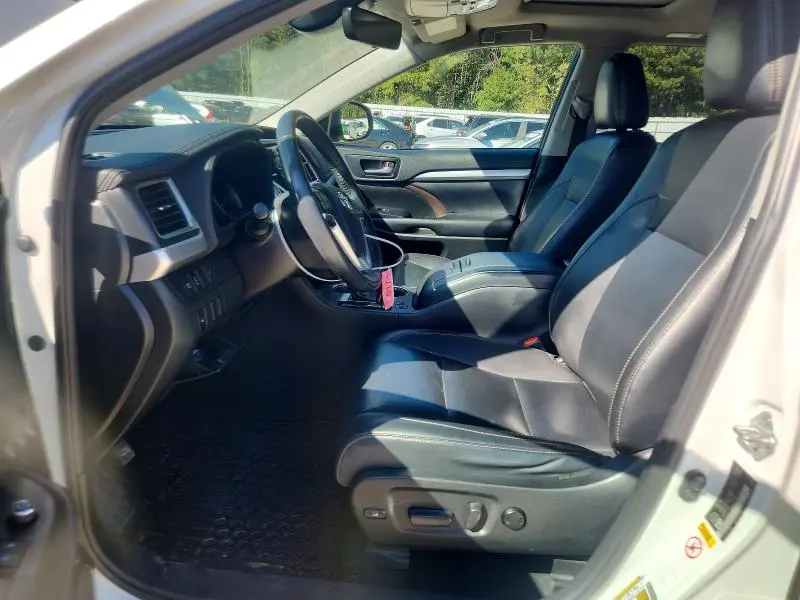 2019 TOYOTA HIGHLANDER XLE  