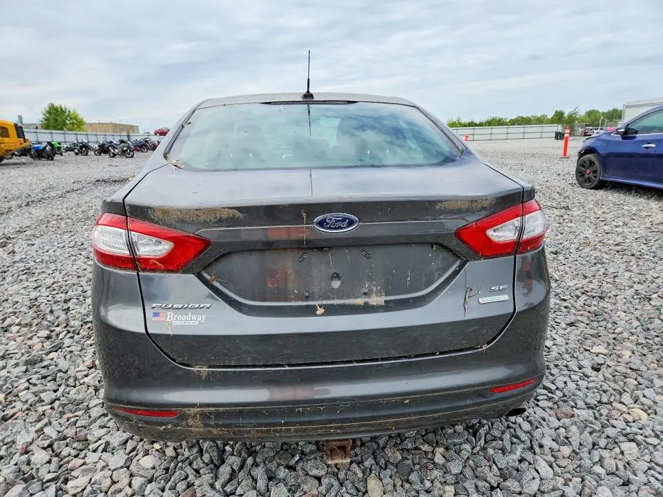 2016 FORD FUSION SE  