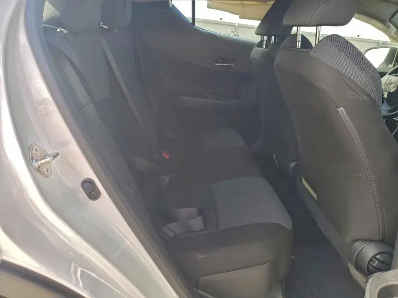 2021 TOYOTA C-HR XLE  