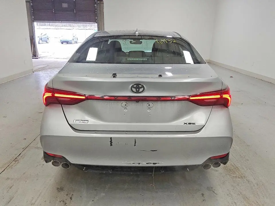 2019 TOYOTA AVALON XSE  
