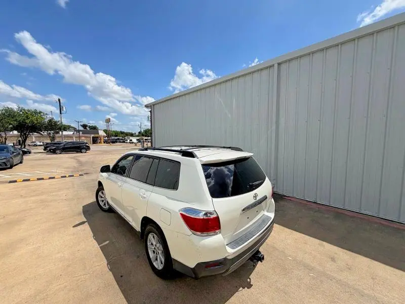 2013 TOYOTA HIGHLANDER PLUS  