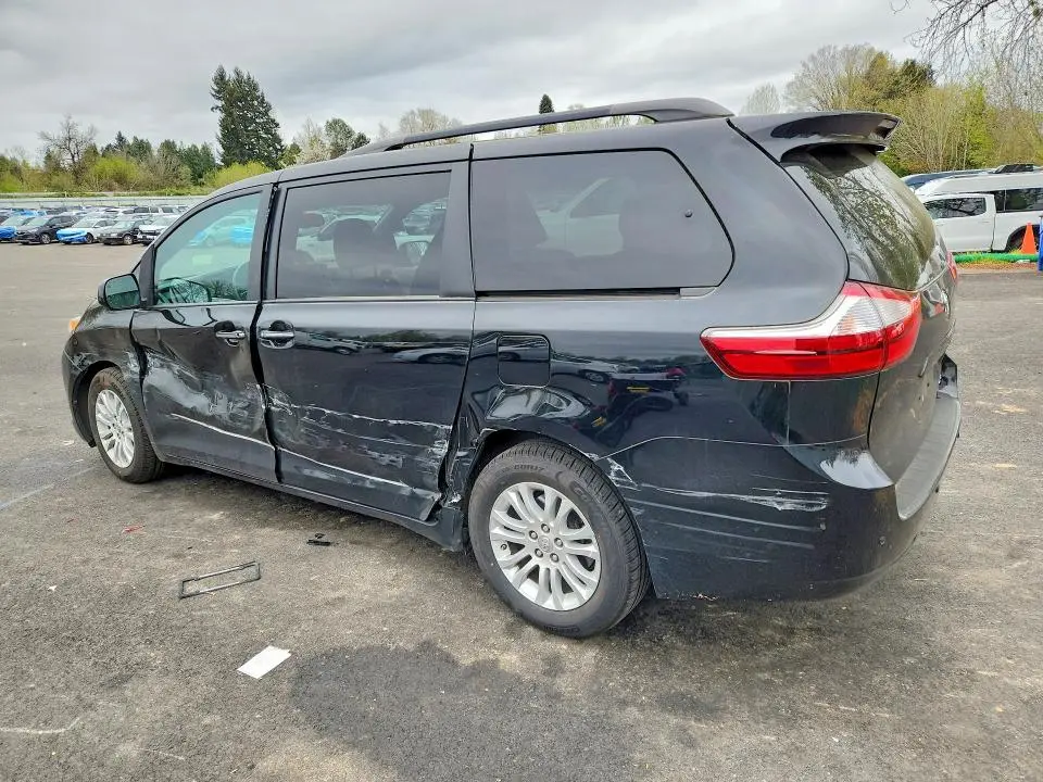 2017 TOYOTA SIENNA XLE 8-PASSENGER  