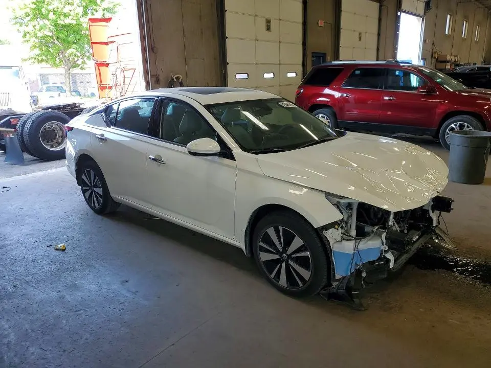 2021 NISSAN ALTIMA SL  