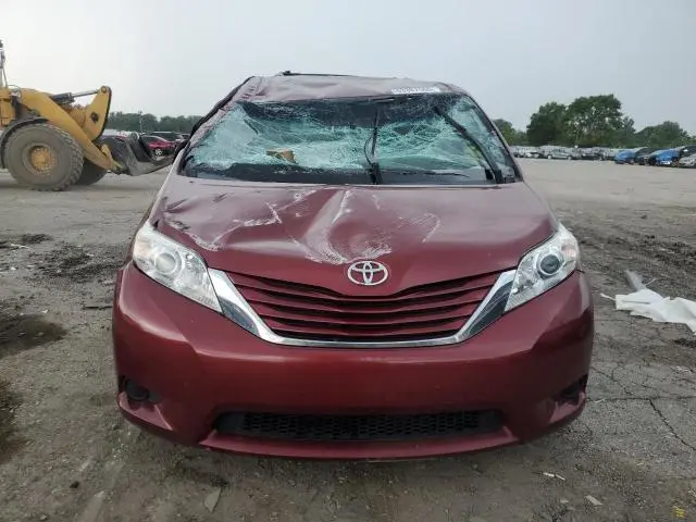2015 TOYOTA SIENNA LE  