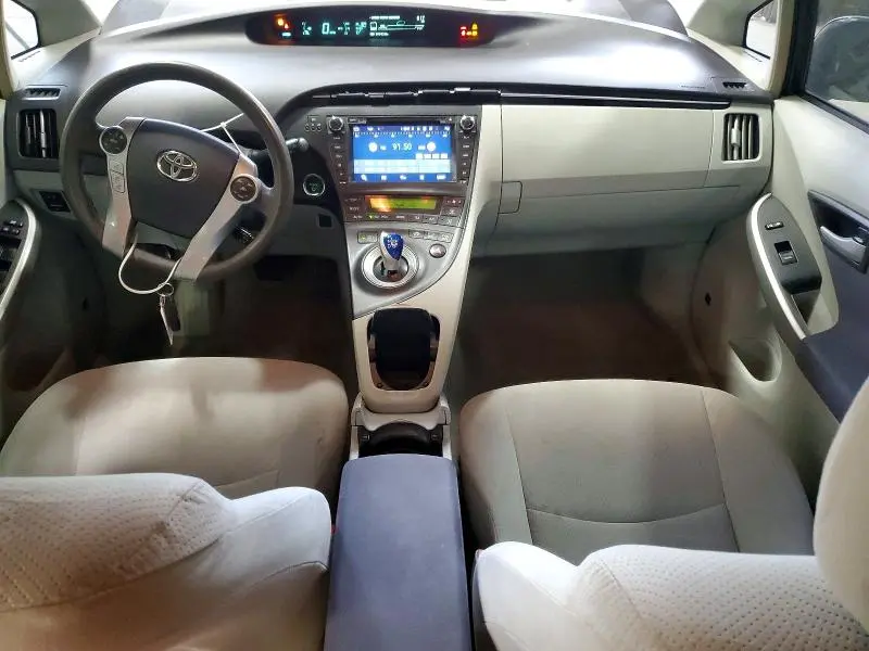 2010 TOYOTA PRIUS III  