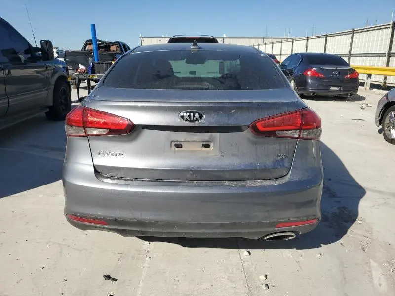 2017 KIA FORTE EX  