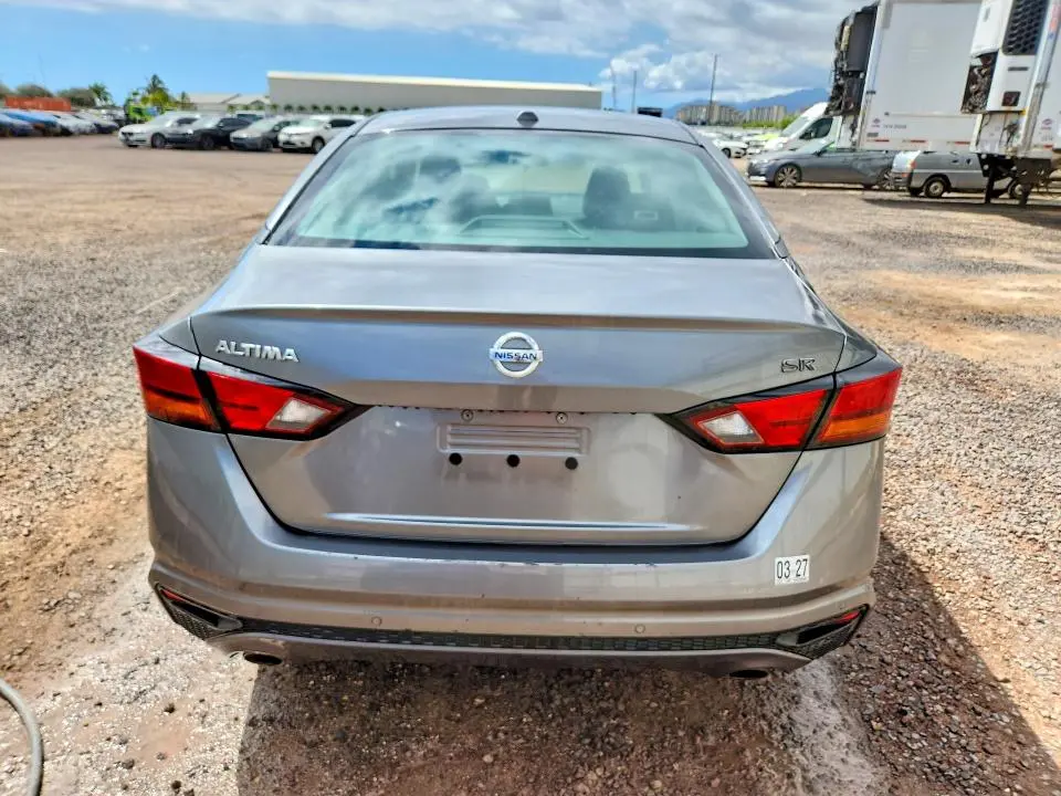 2021 NISSAN ALTIMA SR  