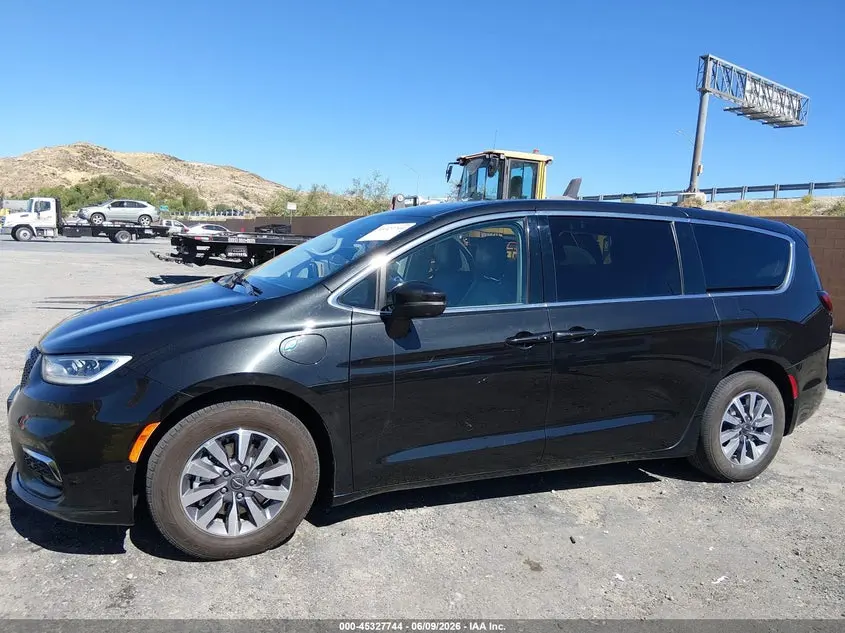 2023 CHRYSLER PACIFICA HYBRID TOURING L