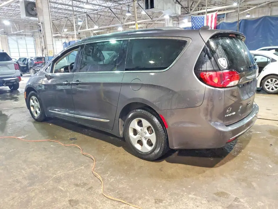 2017 CHRYSLER PACIFICA TOURING L PLUS  