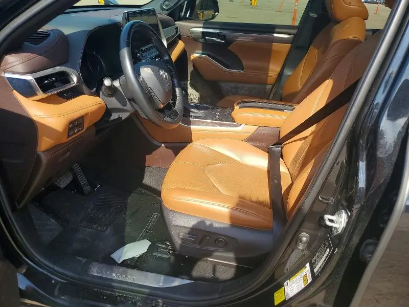 2021 TOYOTA HIGHLANDER PLATINUM  