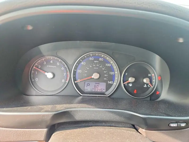 2012 HYUNDAI SANTA FE SE  