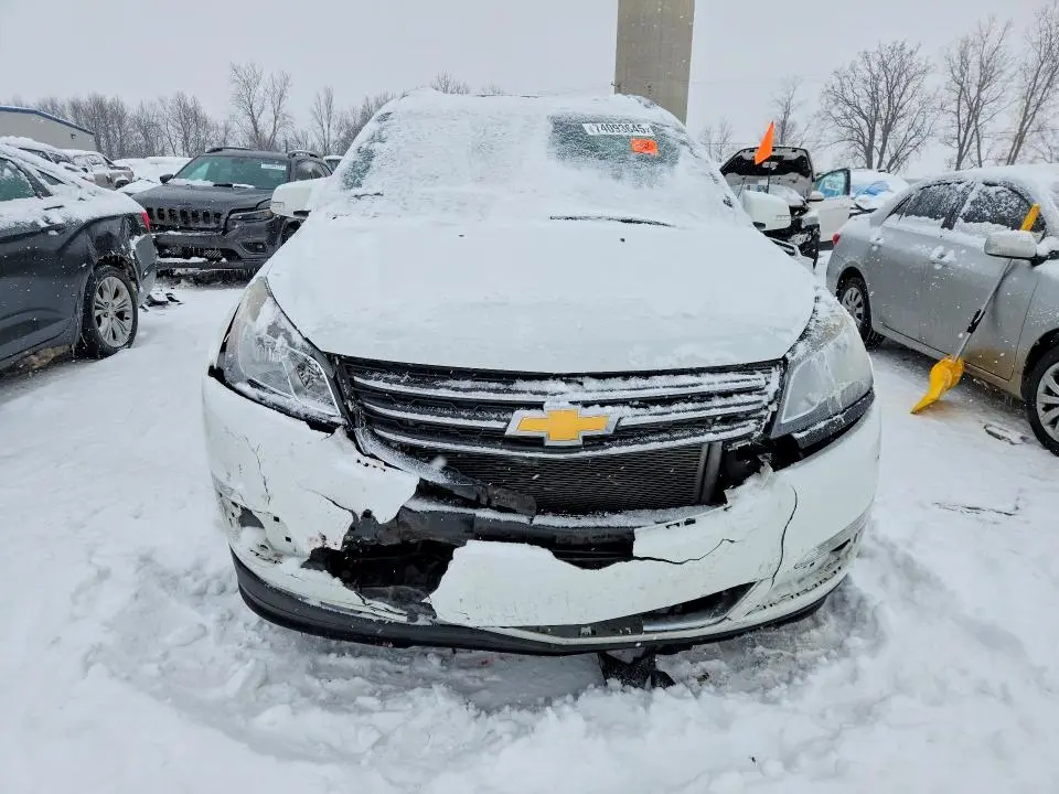 2017 CHEVROLET TRAVERSE LT  