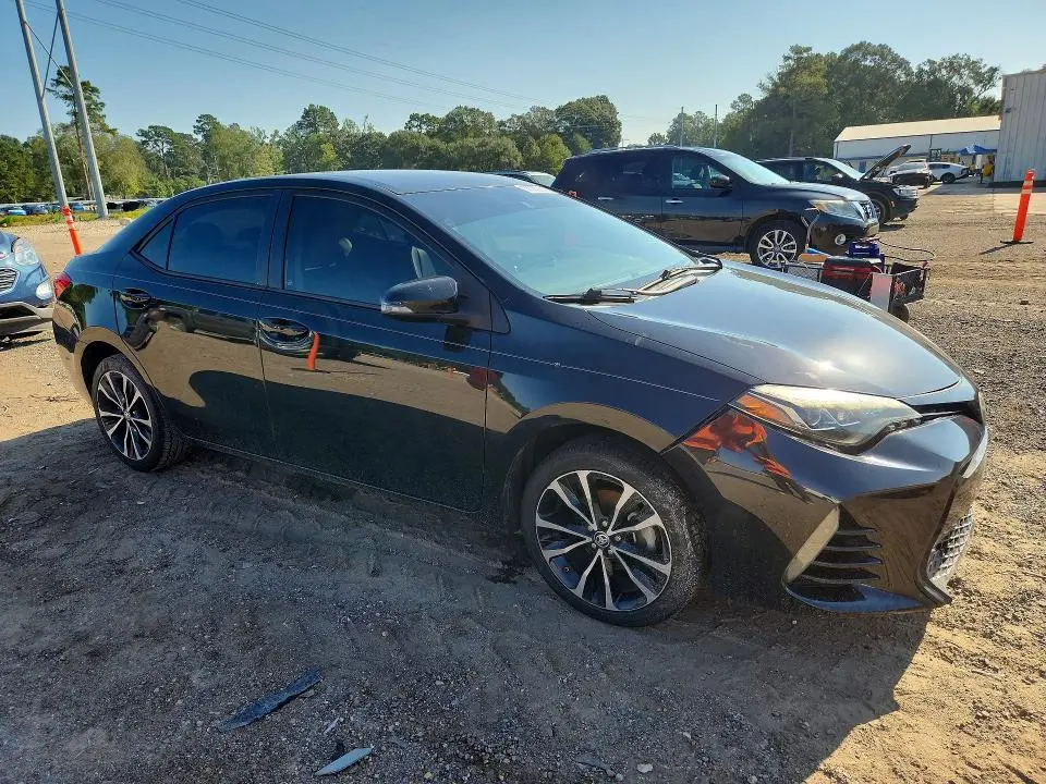 2018 TOYOTA COROLLA SE  