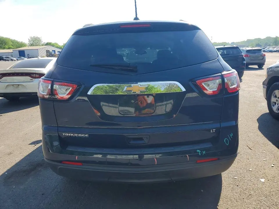 2017 CHEVROLET TRAVERSE LT  