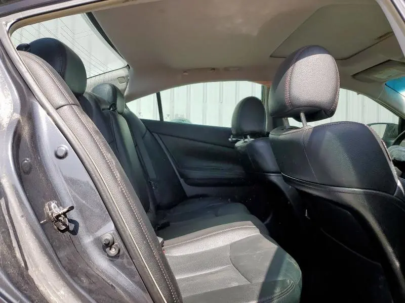 2010 NISSAN MAXIMA S  