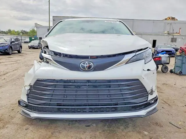 2026 TOYOTA SIENNA XLE 7 PASSENGER  