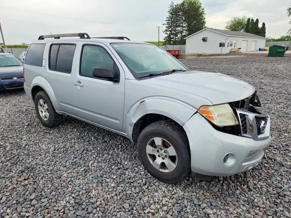 2011 NISSAN PATHFINDER S  