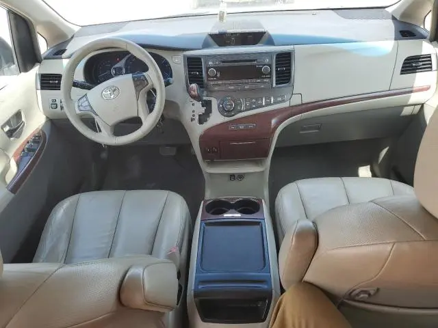 2011 TOYOTA SIENNA XLE  
