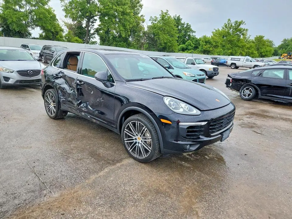 2017 PORSCHE CAYENNE S  