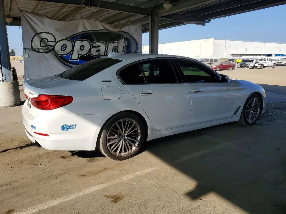 2018 BMW 530XE   
