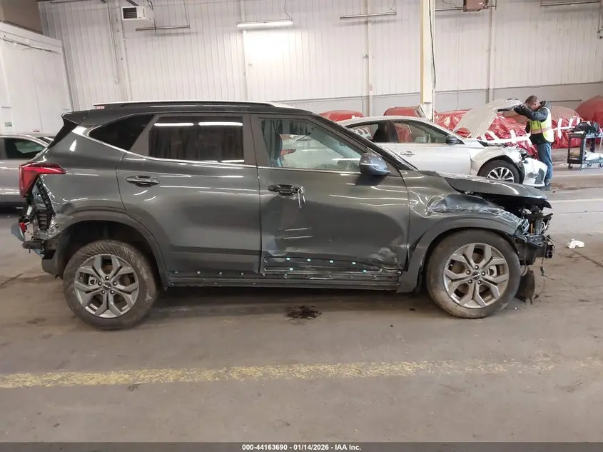 2024 KIA SELTOS S