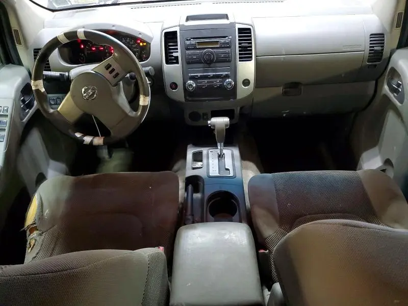 2010 NISSAN FRONTIER SE V6  