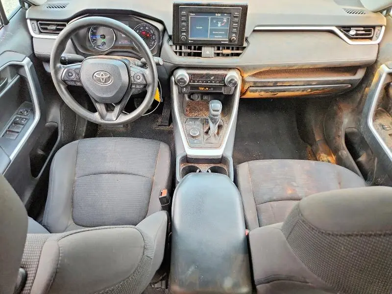 2020 TOYOTA RAV4 LE  