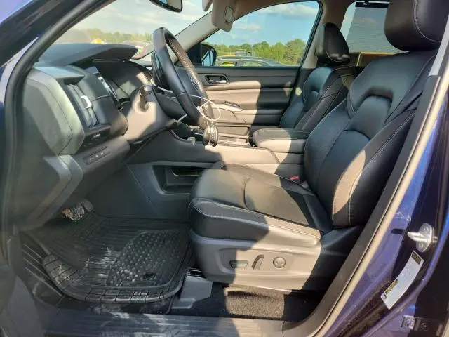 2022 NISSAN PATHFINDER SL  