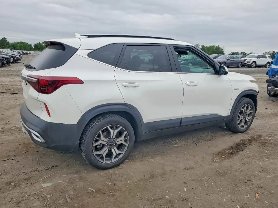 2022 KIA SELTOS EX  
