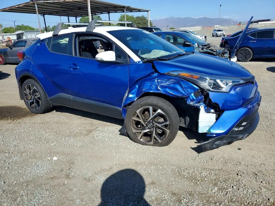 2019 TOYOTA C-HR XLE  