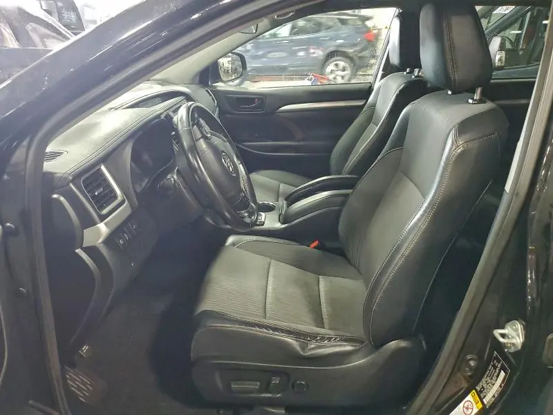 2018 TOYOTA HIGHLANDER LE  