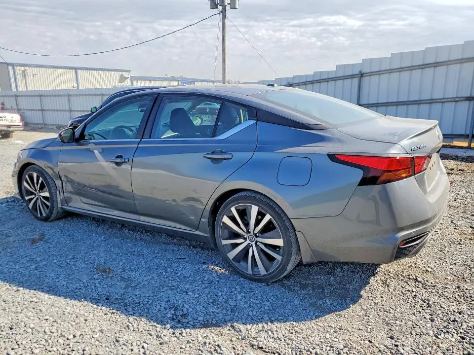 2020 NISSAN ALTIMA SR  