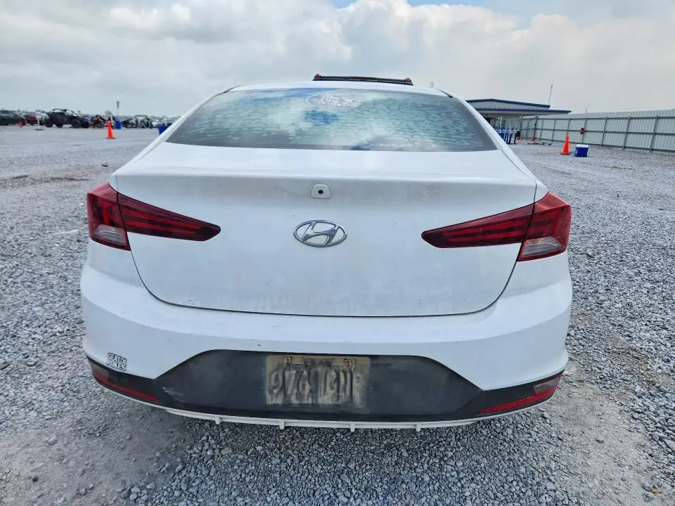 2020 HYUNDAI ELANTRA SE  