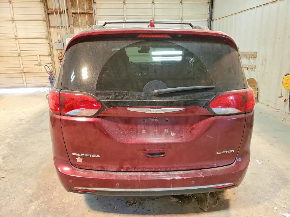2017 CHRYSLER PACIFICA LIMITED  